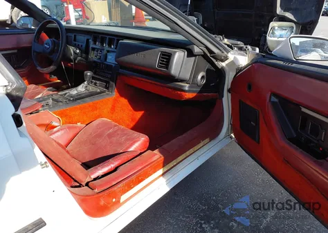 1985 Chevrolet Corvette из США, поврежденный, VIN 1G1YY0789F5112100